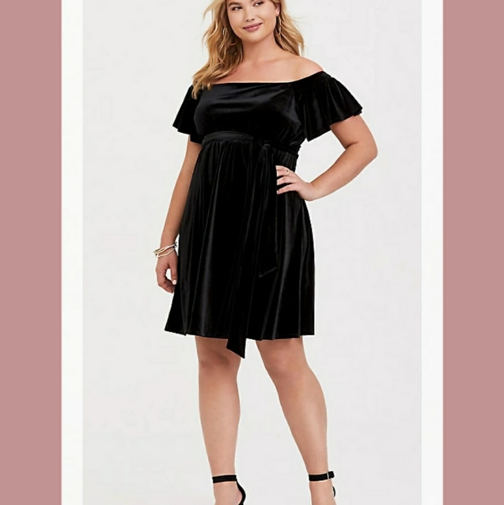 Torrid Black Velvet Skater Dress Plus Size 4X